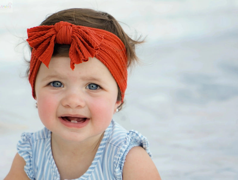 Discover-Delicate-Baby-Newborn-Jewelry-Safe-and-Stylish . Aretes y braczaletes para bebes ,ninos y ninas pequenas en oro solido