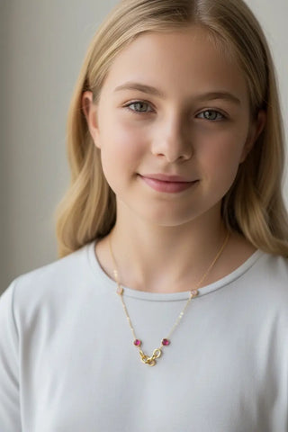 Collar central de cadena con eslabones de ópalo y rubí en oro amarillo de 18K